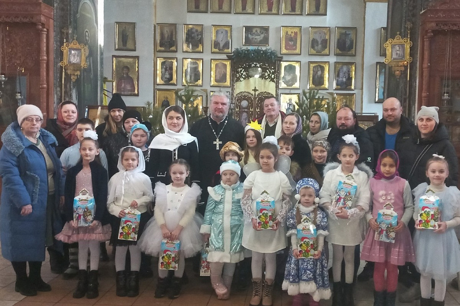 В Введенском храме прошел детский праздник