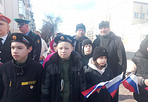 В Кургане священники участвовали в митинге в честь прибытия «Эстафеты Победы»