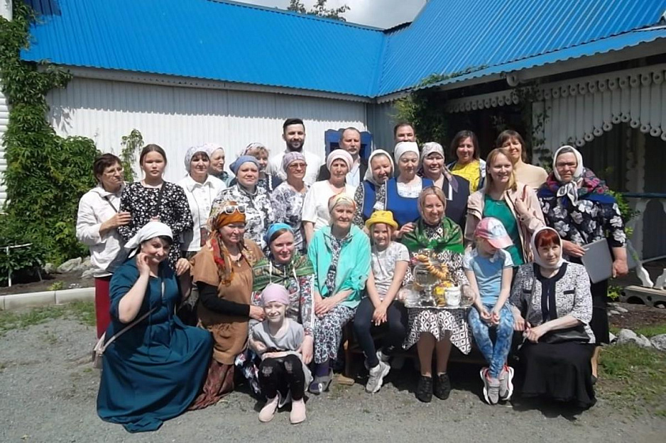 Празднование Троицы на приходе Покрова Пресвятой Богородицы города Кургана 