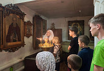 Воспитанники курганского ОСРЦ посетили храм Рождества Христова