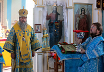 В Никольском храме села Гладковское состоялась архиерейская Литургия