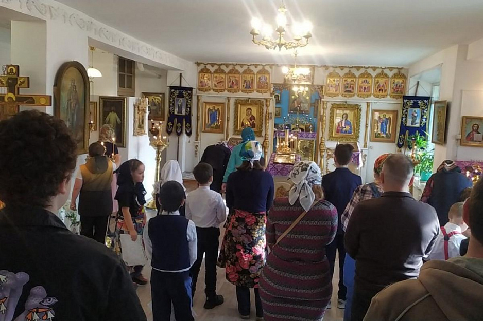 В Благовещенском храме Кургана прошла традиционная общегимназическая Литургия