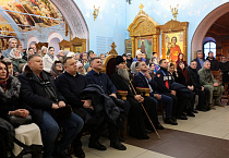 В праздник Крещения в курганском соборе выступил православный ансамбль «Дорос»