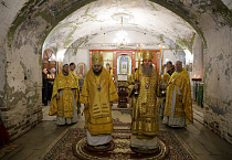 В старинном храме села Усть-Суерское два архиерея совершили Литургию