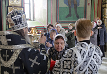 В Курганском кафедральном соборе впервые три архиерея совершили Литургию Преждеосвященных Даров