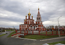 Митрополит Даниил совершил Литургию в курганском Богоявленском соборе