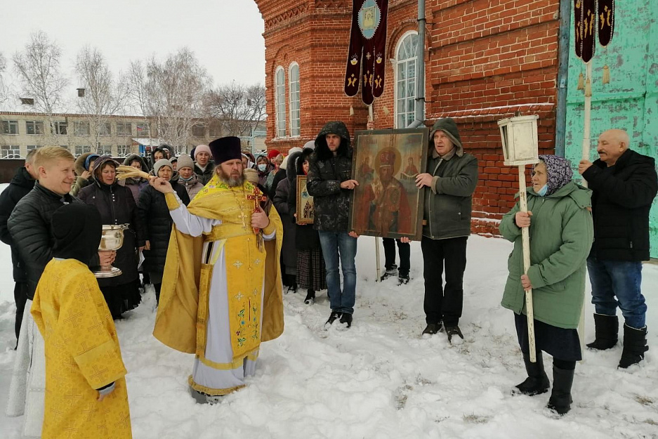 В храмах Курганской епархии прошли торжества в честь святителя Николая