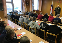 Курганский священник встретился с призывниками, отправляющимися на службу в армию