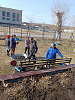 Прихожане сельского храма навели порядок на прилегающей территории