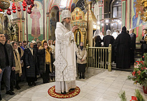 В Рождество Христово митрополит Даниил совершил ночную праздничную службу