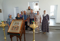 В храм села Шмаково приобретены дарохранительница и  панихидный стол
