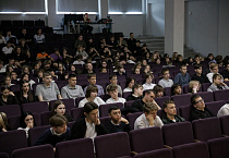 Православный психолог Ирина Медведева обсудила с курганскими старшеклассниками отношения с противоположным полом