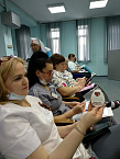 В Кургане сёстры милосердия поздравили младший медперсонал областной больницы
