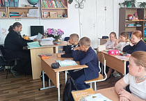 Священнослужители Курганской епархии проводят уроки в школах