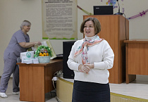 Союз православных женщин Курганской области поздравил сотрудников Перинатального центра с праздниками