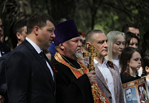 В Парке Победы курганские священники 9 мая совершили литию