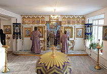 В родительскую субботу митрополит Даниил совершил Литургию и панихиду