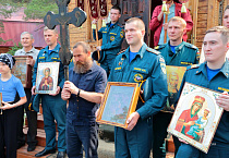 В Кургане праздник Вознесения Господня зауральские сотрудники МЧС встретили в Георгиевском  храме