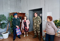 Курганский священник помог мокроусовцам в доставке адресной гуманитарной помощи