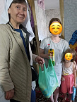 Волонтёры Троицкого прихода посетили малоимущие семьи