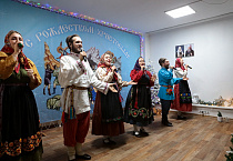 Дед Мороз, подарки и «Цветень»: в Курганской епархии прошел рождественский концерт