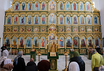 На Литургии в Троицком соборе Кургана пел хор Троице-Сергиевой лавры