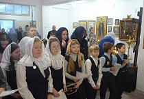 В Кургане православные гимназисты помолились на праздничной Литургии