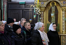 Митрополит Даниил совершил ночную праздничную службу в Рождество Христово