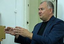 Религиовед Роман Силантьев: Основой для секты может стать даже продажа пылесоса