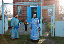 В Никольском храме села Гладковское состоялась архиерейская Литургия