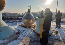 В Кургане на Благовещенском храме установили новый купол