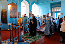 В Никольском храме села Гладковское состоялась архиерейская Литургия