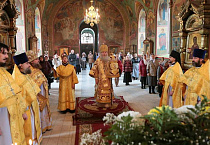 В Александро-Невском кафедральном соборе встретили мощи святителя Агафангела, исповедника, митрополита Ярославского, с благословения которого началось строительство этого храма 120 лет назад
