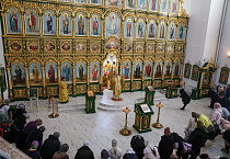 На Литургии в Троицком соборе Кургана пел хор Троице-Сергиевой лавры