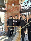 В Кургане школьники одной из зауральских школ в Светлую седмицу посетили собор и звонницу