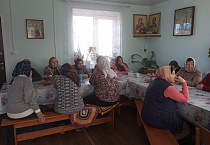 В храме села Садовое настоятель беседовал с прихожанами о первых печатных книгах