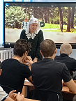 В Зауралье священник и сестра милосердия провели в сельской школе урок «Семьеведения»