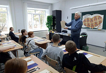 Воспитанники Епархиальной воскресной школы провели день в курганской школе-интернате №25