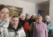 В Кургане молодежь поздравила прихожан христославными песнопениями