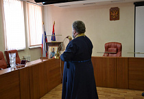 Курганский священник подарил пограничникам икону их небесного покровителя