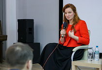 Ведущая телеканала «СПАС» Наталья Москвитина презентовала в Кургане свою книгу «Папина дочка»