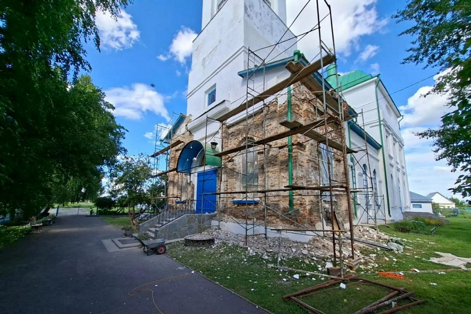 В храме микрорайона Черёмухово идёт реконструкция фасада