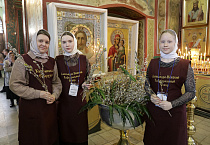Митрополит Даниил на Всенощном бдении в Александро-Невском соборе освятил вербы