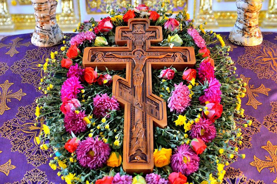 27 сентября Церковь вспоминает Воздвижение Честного и Животворящего Креста Господня