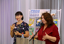 «Люди с безграничными возможностями»: в Юговке состоялась презентация фильма об ансамбле жестовой песни «Поющие руки»