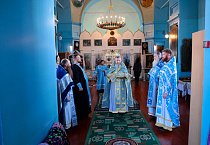 В Никольском храме села Гладковское состоялась архиерейская Литургия