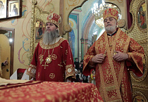 В престольный праздник Александро-Невского кафедрального собора прошла Литургия двух архиереев