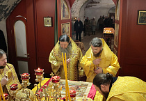 В старинном храме села Усть-Суерское два архиерея совершили Литургию