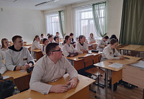 В Кургане сотрудник епархиального миссионерского отдела выступила перед студентами