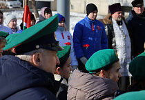 Курганский священник почтил память пограничников, погибших на острове Даманский